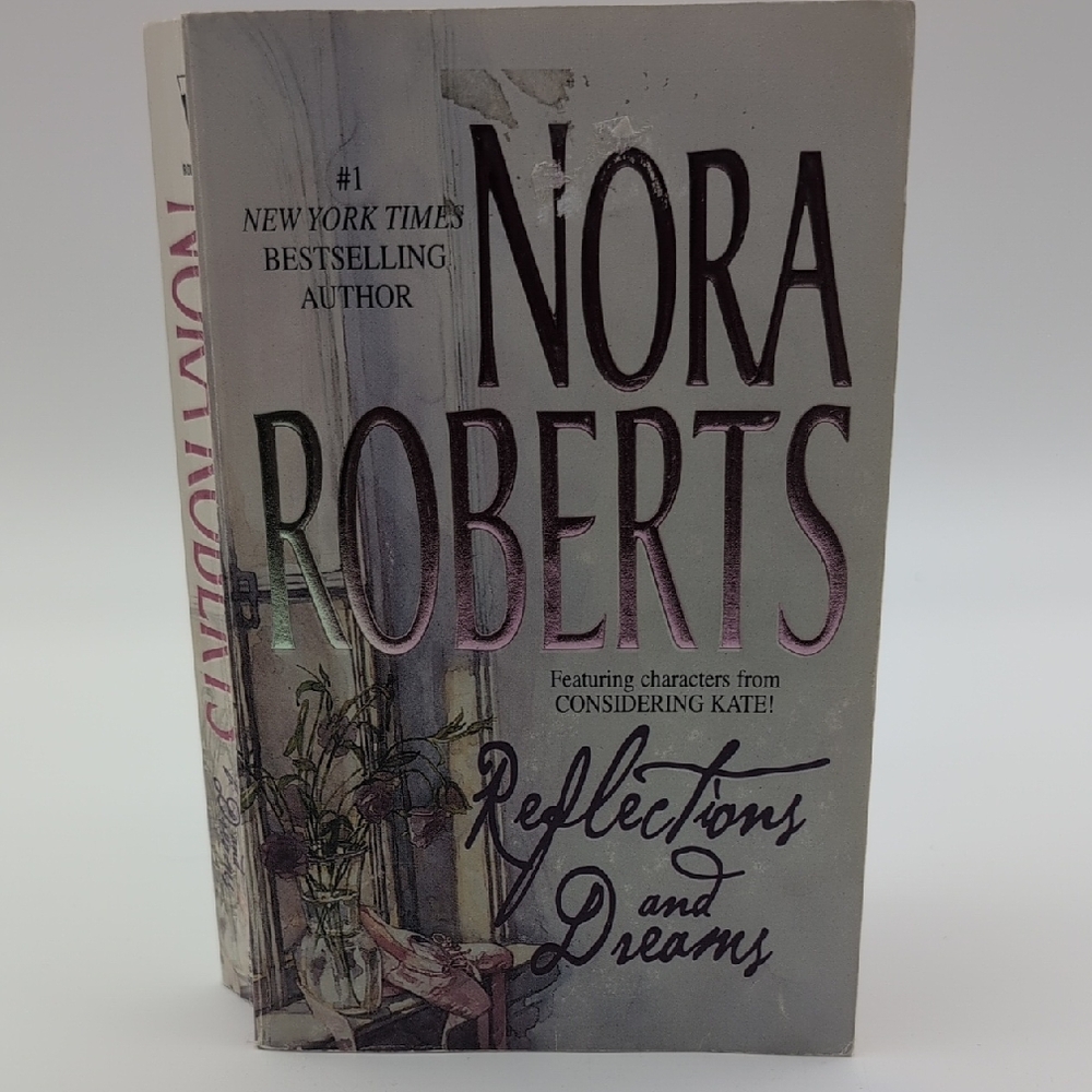 💵2/$10Bundle and Save💵Nora Roberts 'Reflections and Dreams' Book